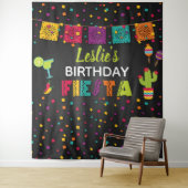 Tenture Décor de fond d'anniversaire Fiesta (En situation)