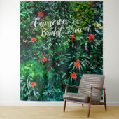 Tenture Décor de fond de mariage insulaire avec fleurs tro (En situation)