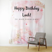 Tenture Décoration d'anniversaire 30 ans, Fond rose et or (En situation)
