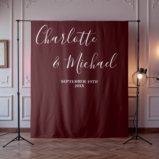 Tenture Deep Burgundy Script Minimalist Wedding Backdrop