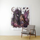 Tenture Déesse du dragon violet enchanté (En situation)