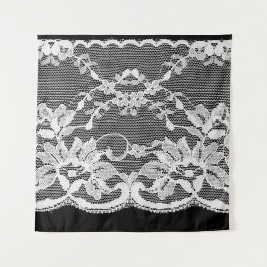 Tenture Dentelle florale blanche : arrière - plan noire. (Devant)
