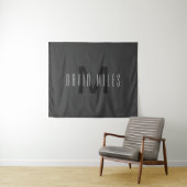 Tenture Design Monogramme minimaliste moderne modifiable g (En situation (horizontale))