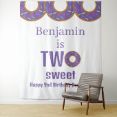 Tenture Deux gâteaux pour un 2ème anniversaire Fête Purple (En situation)