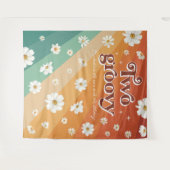 Tenture Deuxième anniversaire Groovy | Rétro Daisy Rainbow (Devant (Horizontal))