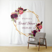 Tenture Douche nuptiale fleurie or géométrique nom bordeau (En situation)