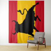 Tenture Drapeau espagnol avec taureau (En situation)