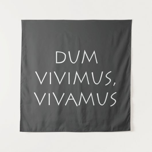 Tenture Dum vivimus vivamus (Devant)