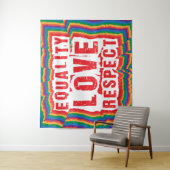 Tenture Égalité Amour et respect Mois de la fierté (En situation)
