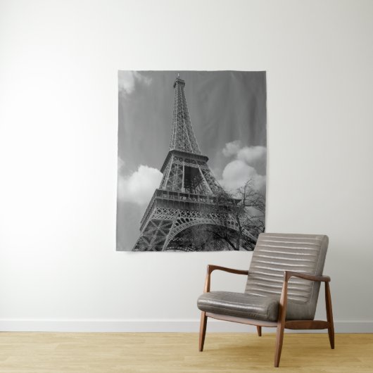 Tenture Eiffel nuageux en noir et blanc, 2015 (En situation)