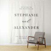 Tenture Elegant Classic Custom Fabric Wedding Welcome Sign (En situation)