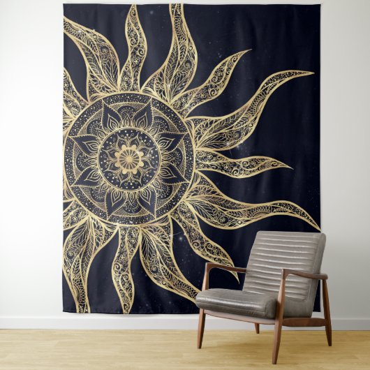 Tenture Elégant Gold Sun Mandala Blue Nebula Design (En situation)