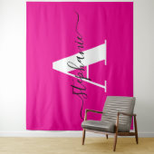 Tenture Élégant Script Gros Monogramme Un Rose Chaud (En situation)