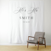 Tenture Elegant Script Minimalist Wedding Photo Backdrop  (En situation)