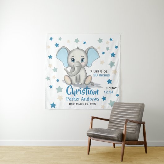 Tenture Eléphant Bébé mignon avec oreilles bleues Boy Stat (En situation)
