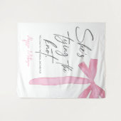 Tenture Elle Attache le Nœud Papillon Rose Script Mariage (Devant (Horizontal))