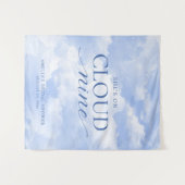 Tenture Elle est sur un bleu Cloud Nine pour la fête de ma (Devant (Horizontal))