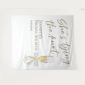 Tenture Elle noue le noeud | Boutons arrière Fête des mari (Devant (Horizontal))