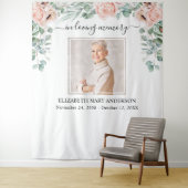 Tenture En Mémoire Amoureuse Photo Blush Pink Peony Memori (En situation)