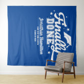 Tenture Enfin terminé fond bleu de graduation Backdrop (En situation (horizontale))