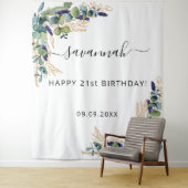 Tenture Eucalyptus de fête d'anniversaire monogramme doré (En situation)