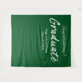 Tenture Félicitations au diplômé avec un script vert moder (Devant (Horizontal))
