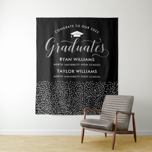 Tenture Félicitations deux diplômés Black Silver Confetti  (En situation)