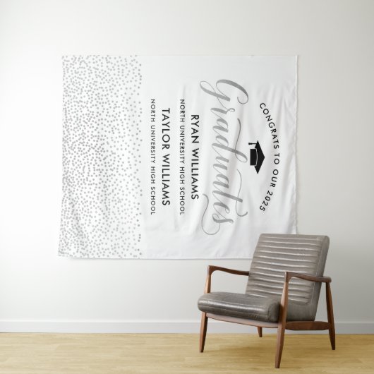 Tenture Félicitations Deux Diplômés Silver Confetti Party (En situation (horizontale))