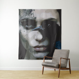 Tenture Femme mystérieuse au corbeau