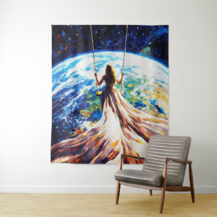 Tenture Femme sur une balançoire au-dessus de la Terre Pei