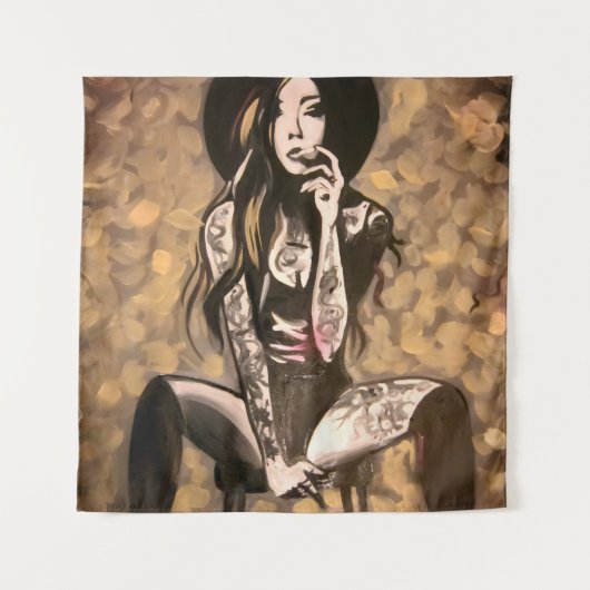 Tenture Femme Tatouée en Or (Devant)