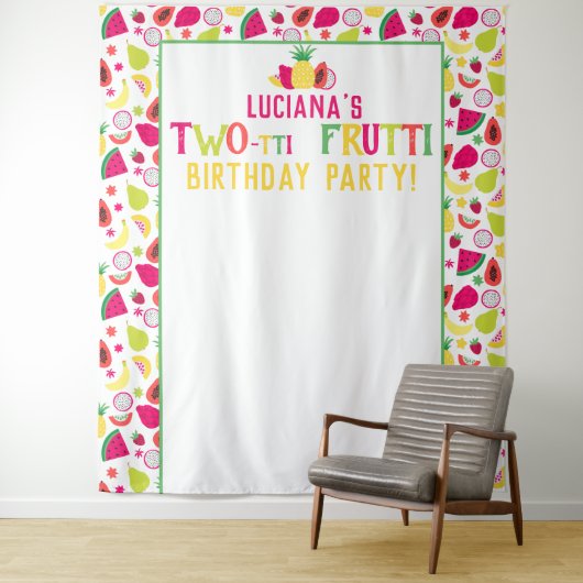 Tenture Fête d'anniversaire 2 ans Two-tti Frutti Fruits (En situation)