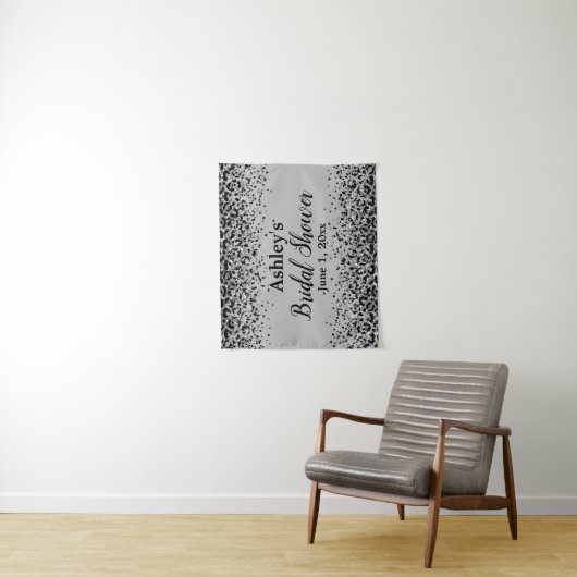 Tenture Fête des mariées Léopard Noir Argent Chic (En situation)