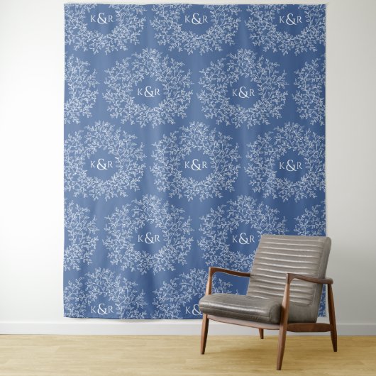 Tenture Feuille dessiné à la main monogramme bleu mariage  (En situation)