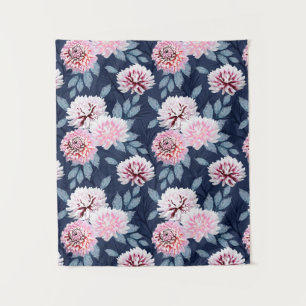 Tenture Fleurs blanches et roses sur bleu foncé.