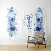 Tenture Fleurs bleues élégantes et confettis argentés (En situation (horizontale))