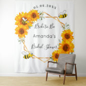 Tenture Fleurs de tournesol blanches pour la future mariée (En situation)