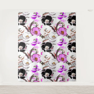 Tenture Fleurs violettes, blanches et noires.