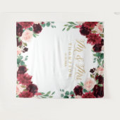 Tenture Floral Burgundy & blush Mr & Mrs wedding backdrop (Devant (Horizontal))