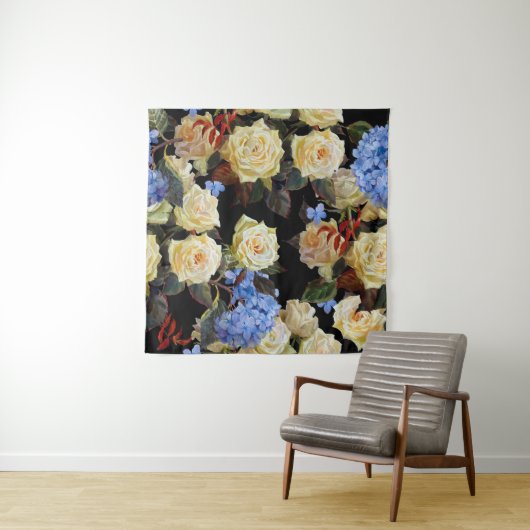 Tenture Floral motif moderne, roses blanches, hydrangée bl (En situation)