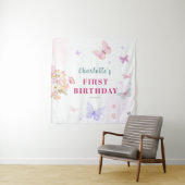 Tenture Fond d'anniversaire papillon rose pastel (En situation)