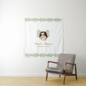 Tenture Fond de baptême avec feuillage doré et botanique (En situation)