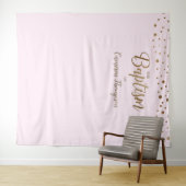 Tenture Fond de baptême simple confettis or rose (En situation (horizontale))