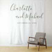 Tenture Fond de cabine photo de mariage Olive Green Script (En situation)