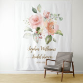 Tenture Fond de douche de mariée - Roses roses blush (En situation)