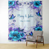 Tenture Fond de mariage floral bleu et papillon (En situation)