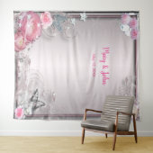 Tenture Fond de mariage floral rose et papillon (En situation (horizontale))