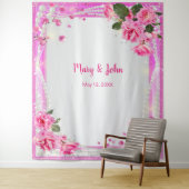 Tenture Fond de mariage Roses roses et Perles (En situation)