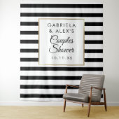 Tenture Fond de photobooth pour mariage avec rayures noire (En situation)
