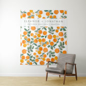 Tenture Fond de photomaton à l'aquarelle orange agrumes (En situation)